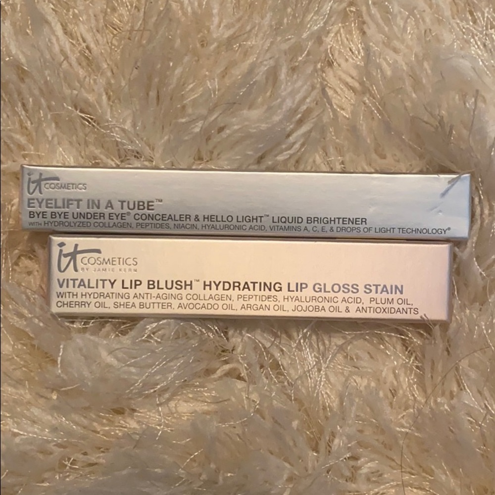 It cosmetics bundle